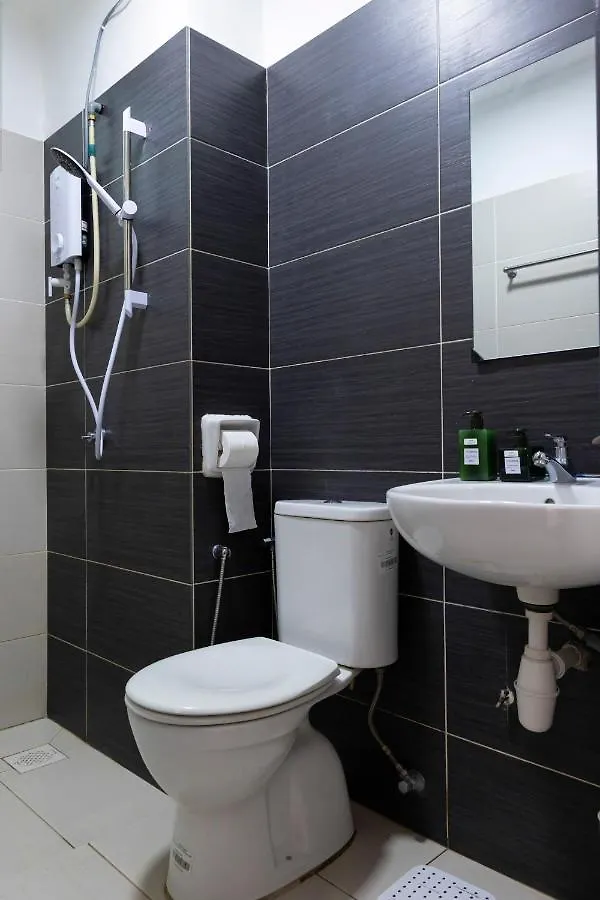 Mount Austin Midori Green 10 Pax Free Wi-Fi 500Mbps Netflix Johor Bahru Apartamento
