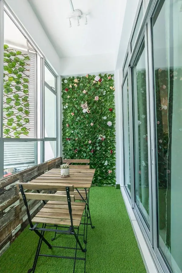 Mount Austin Midori Green 10 Pax Free Wi-Fi 500Mbps Netflix Johor Bahru