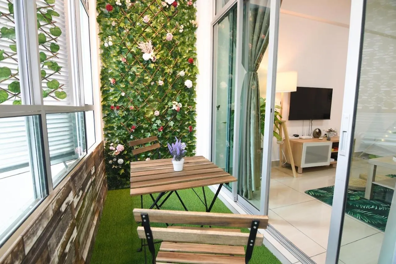 Mount Austin Midori Green 10 Pax Free Wi-Fi 500Mbps Netflix Johor Bahru Malasia