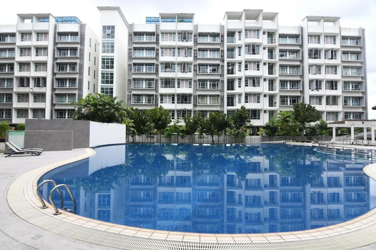 Mount Austin Midori Green 10 Pax Free Wi-Fi 500Mbps Netflix Johor Bahru Malasia