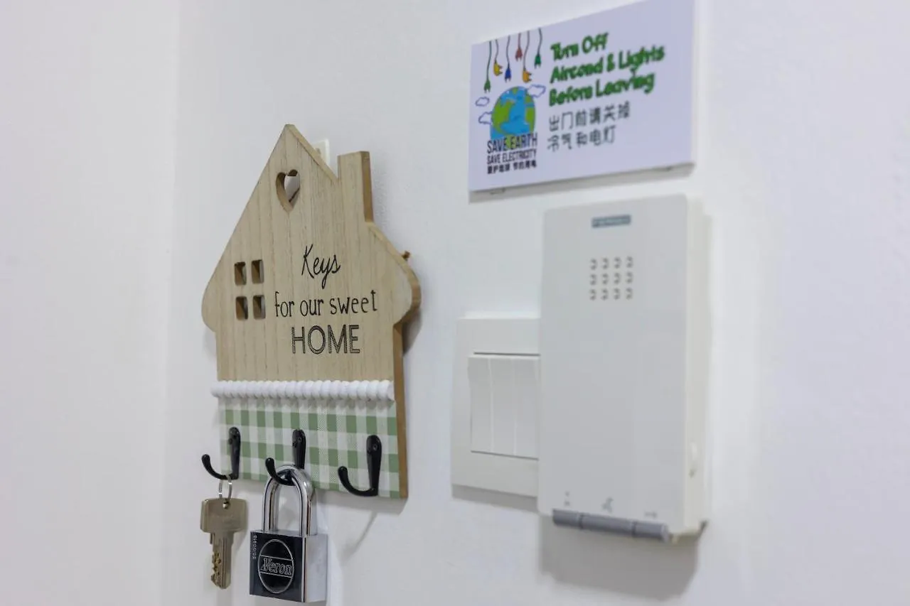 Mount Austin Midori Green 10 Pax Free Wi-Fi 500Mbps Netflix Johor Bahru 0*,  Malasia