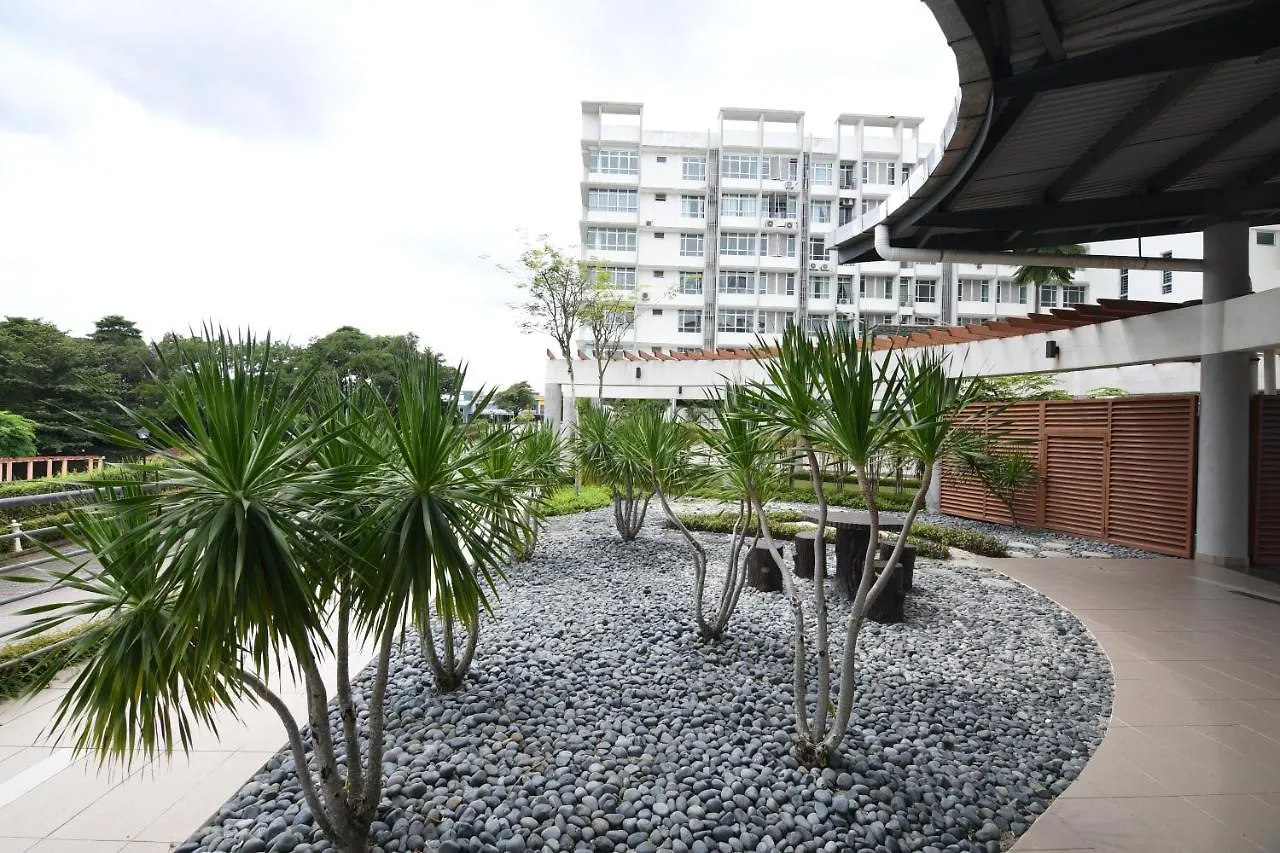 Mount Austin Midori Green 10 Pax Free Wi-Fi 500Mbps Netflix Johor Bahru Malasia