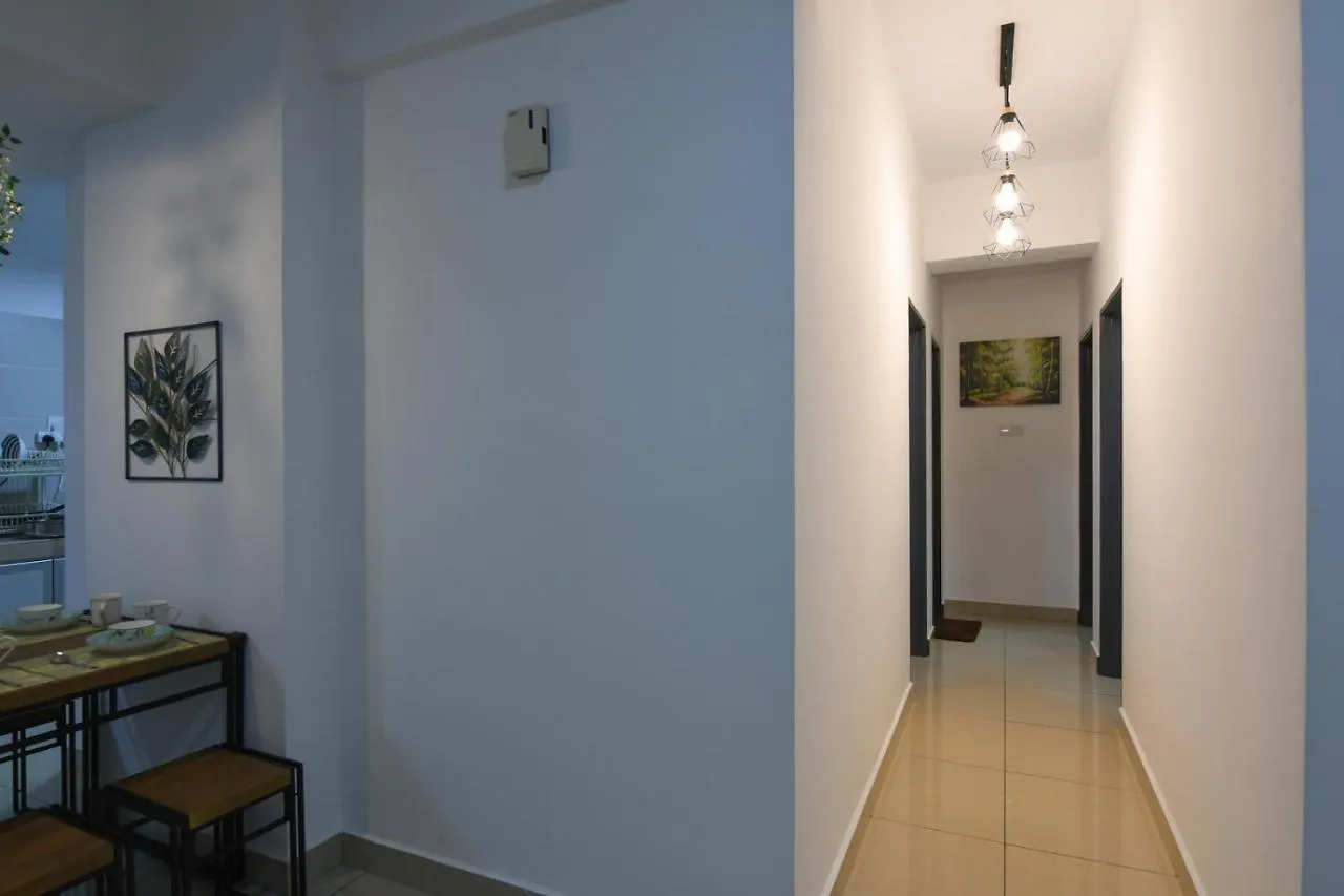 Mount Austin Midori Green 10 Pax Free Wi-Fi 500Mbps Netflix Johor Bahru 0*,  Malasia
